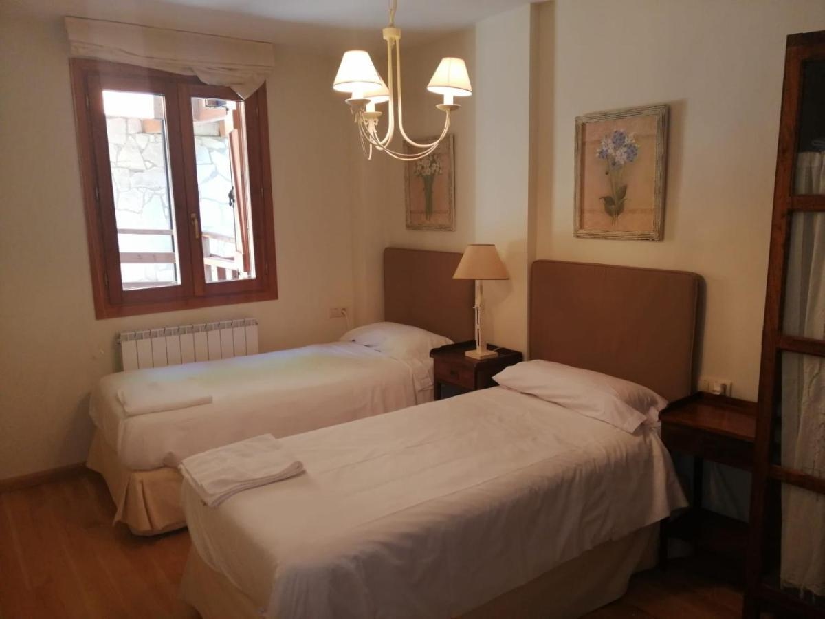 Apartamento Sarrato IV De Sallent サジェント・デ・ガジェゴ エクステリア 写真
